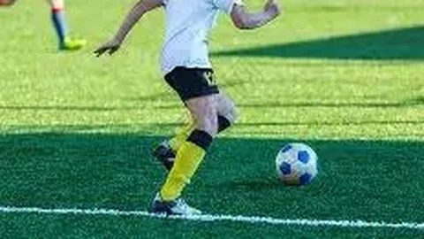 北京队常规赛大胜新疆27分，陈盈骏表现神勇29分8助7三分，周琦砍下15分9篮板